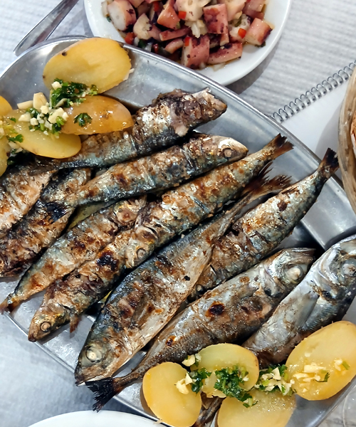 Peixe grelhado na Brasa... A Lota a 5 minutos faz toda a diferença...